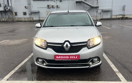 Renault Logan II, 2015 год, 550 000 рублей, 1 фотография