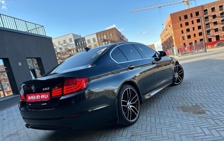BMW 5 серия, 2011 год, 1 390 000 рублей, 7 фотография