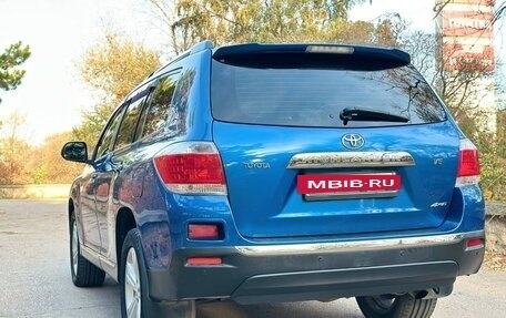 Toyota Highlander III, 2011 год, 2 450 000 рублей, 2 фотография