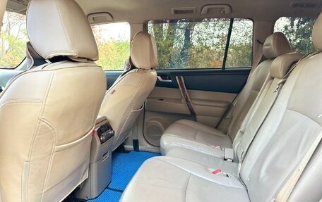 Toyota Highlander III, 2011 год, 2 450 000 рублей, 15 фотография