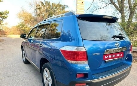 Toyota Highlander III, 2011 год, 2 450 000 рублей, 6 фотография