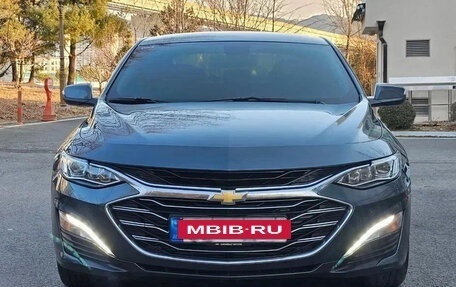 Chevrolet Malibu IX, 2022 год, 1 020 000 рублей, 2 фотография