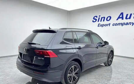 Volkswagen Tiguan II, 2021 год, 2 120 000 рублей, 6 фотография