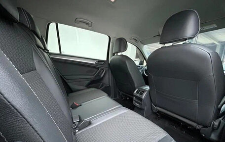 Volkswagen Tiguan II, 2021 год, 2 120 000 рублей, 11 фотография