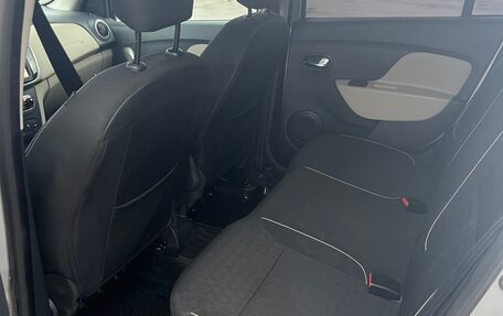 Renault Logan II, 2015 год, 550 000 рублей, 13 фотография