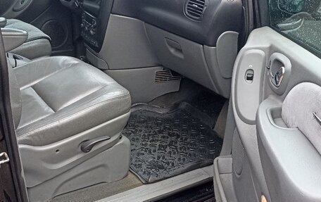 Chrysler Voyager IV, 2004 год, 999 999 рублей, 7 фотография