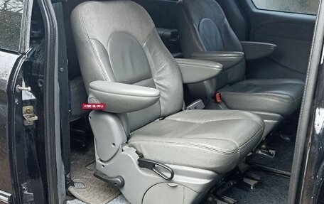 Chrysler Voyager IV, 2004 год, 999 999 рублей, 11 фотография