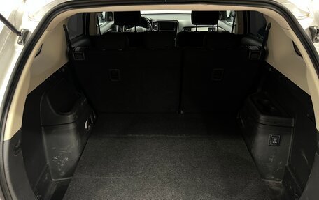 Mitsubishi Outlander III рестайлинг 3, 2018 год, 1 999 000 рублей, 7 фотография