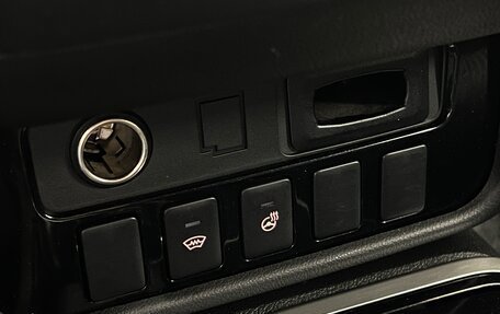 Mitsubishi Outlander III рестайлинг 3, 2018 год, 1 999 000 рублей, 19 фотография