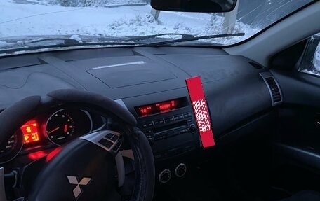 Mitsubishi Outlander III рестайлинг 3, 2008 год, 560 000 рублей, 5 фотография