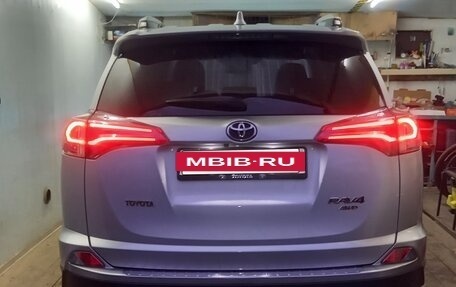 Toyota RAV4, 2017 год, 2 650 000 рублей, 6 фотография