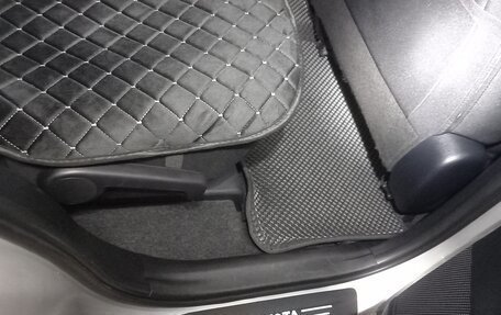 Toyota RAV4, 2017 год, 2 650 000 рублей, 20 фотография