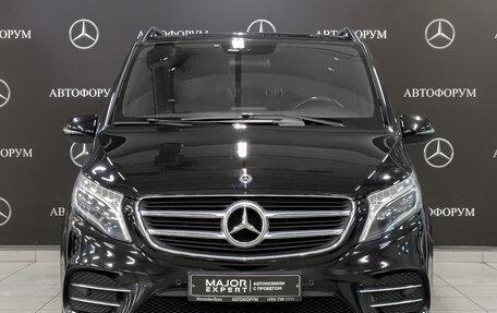 Mercedes-Benz V-Класс, 2018 год, 4 650 000 рублей, 2 фотография