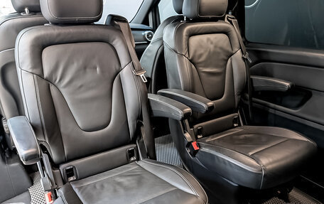 Mercedes-Benz V-Класс, 2018 год, 4 650 000 рублей, 12 фотография