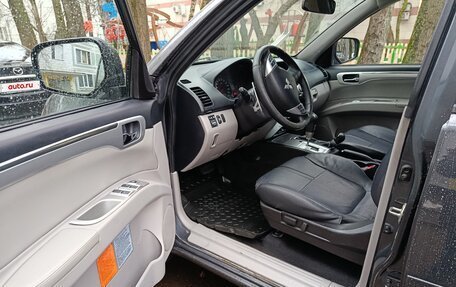 Mitsubishi Pajero Sport II рестайлинг, 2013 год, 1 315 000 рублей, 8 фотография