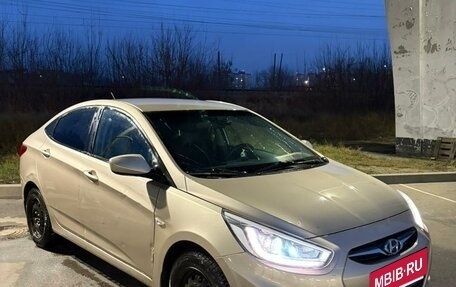 Hyundai Solaris II рестайлинг, 2012 год, 560 000 рублей, 2 фотография