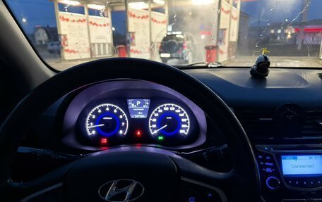 Hyundai Solaris II рестайлинг, 2012 год, 560 000 рублей, 9 фотография