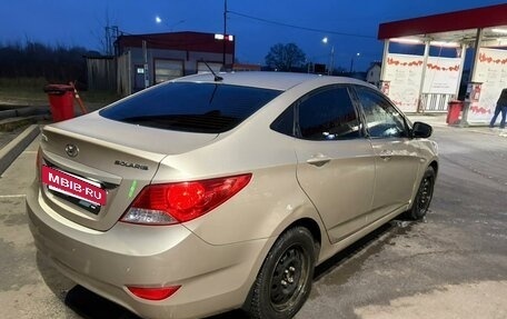 Hyundai Solaris II рестайлинг, 2012 год, 560 000 рублей, 8 фотография