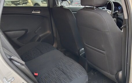 Hyundai Solaris II рестайлинг, 2015 год, 990 000 рублей, 10 фотография