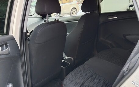 Hyundai Solaris II рестайлинг, 2015 год, 990 000 рублей, 12 фотография