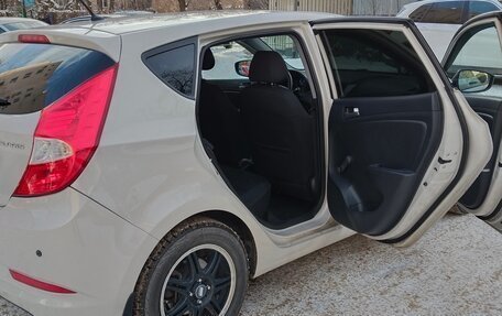 Hyundai Solaris II рестайлинг, 2015 год, 990 000 рублей, 9 фотография