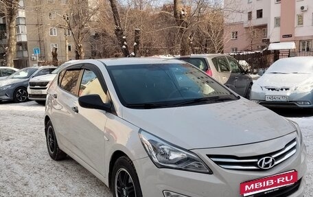 Hyundai Solaris II рестайлинг, 2015 год, 990 000 рублей, 6 фотография