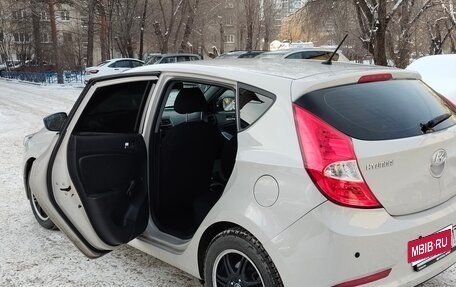 Hyundai Solaris II рестайлинг, 2015 год, 990 000 рублей, 11 фотография