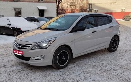 Hyundai Solaris II рестайлинг, 2015 год, 990 000 рублей, 4 фотография