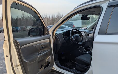 Mitsubishi Outlander III рестайлинг 3, 2013 год, 1 250 000 рублей, 5 фотография