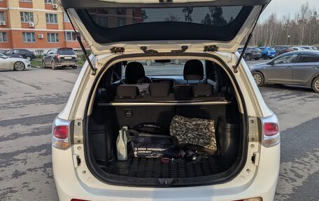 Mitsubishi Outlander III рестайлинг 3, 2013 год, 1 250 000 рублей, 4 фотография