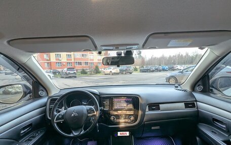 Mitsubishi Outlander III рестайлинг 3, 2013 год, 1 250 000 рублей, 13 фотография