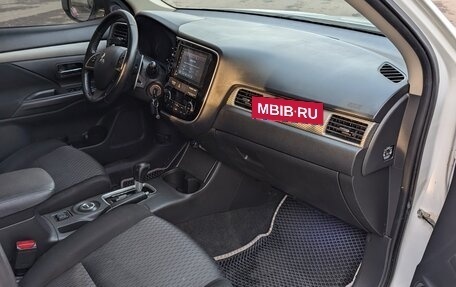 Mitsubishi Outlander III рестайлинг 3, 2013 год, 1 250 000 рублей, 10 фотография