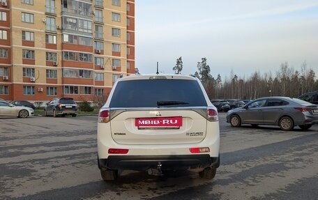 Mitsubishi Outlander III рестайлинг 3, 2013 год, 1 250 000 рублей, 2 фотография