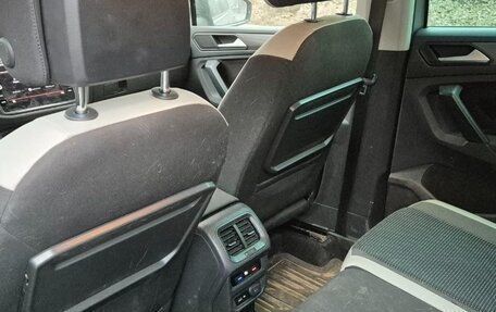 Volkswagen Tiguan II, 2019 год, 2 390 000 рублей, 12 фотография