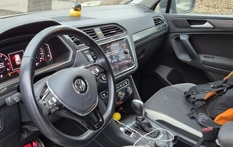 Volkswagen Tiguan II, 2019 год, 2 390 000 рублей, 9 фотография