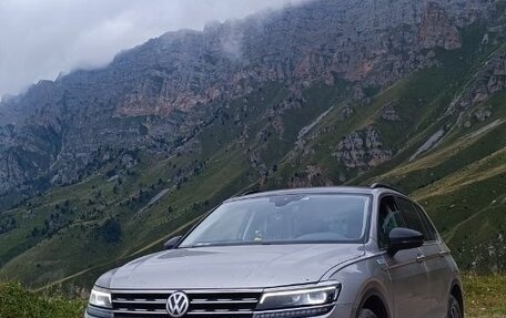 Volkswagen Tiguan II, 2019 год, 2 390 000 рублей, 4 фотография
