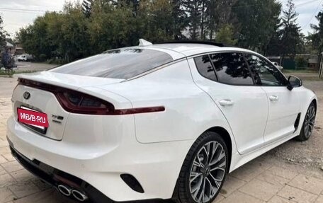 KIA Stinger I, 2018 год, 2 000 000 рублей, 2 фотография