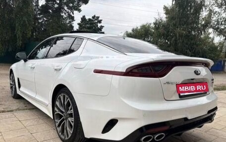 KIA Stinger I, 2018 год, 2 000 000 рублей, 6 фотография