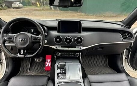 KIA Stinger I, 2018 год, 2 000 000 рублей, 8 фотография