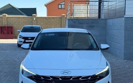 Hyundai Elantra, 2022 год, 1 700 000 рублей, 2 фотография