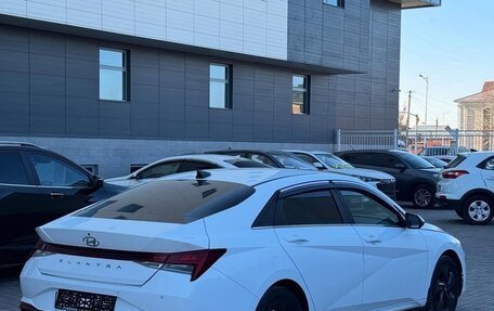 Hyundai Elantra, 2022 год, 1 700 000 рублей, 5 фотография