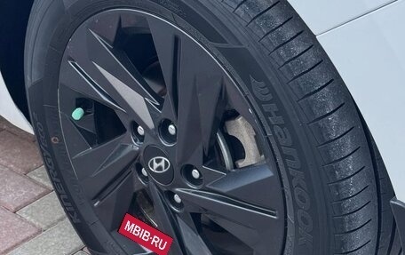 Hyundai Elantra, 2022 год, 1 700 000 рублей, 12 фотография