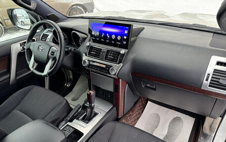 Toyota Land Cruiser Prado 150 рестайлинг 2, 2015 год, 3 950 000 рублей, 16 фотография