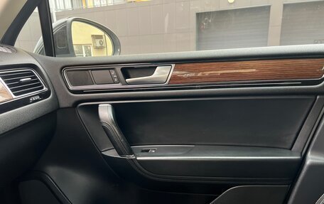 Volkswagen Touareg III, 2017 год, 3 590 000 рублей, 24 фотография