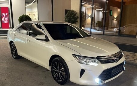 Toyota Camry, 2017 год, 1 970 000 рублей, 3 фотография