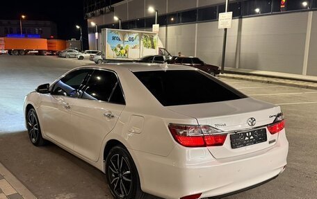 Toyota Camry, 2017 год, 1 970 000 рублей, 6 фотография