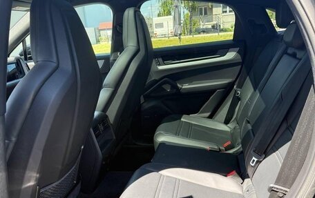 Porsche Cayenne III, 2024 год, 15 990 000 рублей, 4 фотография