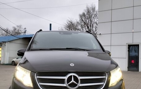 Mercedes-Benz V-Класс, 2018 год, 3 950 000 рублей, 3 фотография