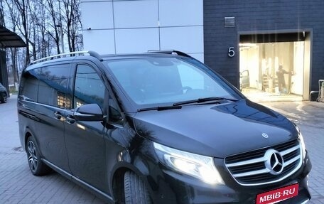 Mercedes-Benz V-Класс, 2018 год, 3 950 000 рублей, 2 фотография