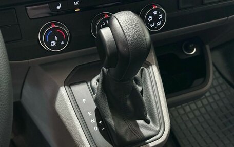 Volkswagen Transporter T6 рестайлинг, 2021 год, 4 750 000 рублей, 16 фотография